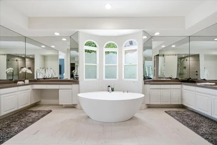 18-78905 Mission Dr W -15