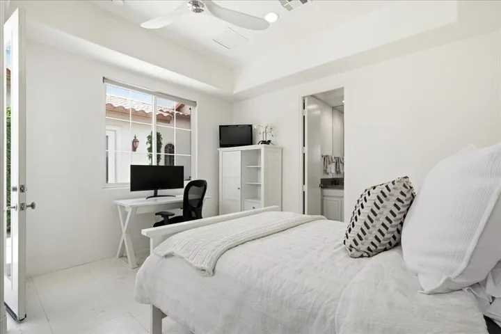 26-78905 Mission Dr W -32