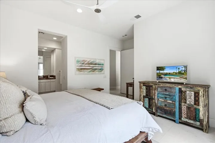 22-78905 Mission Dr W -12