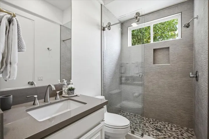 27-78905 Mission Dr W -34