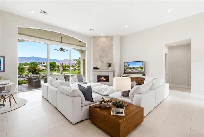 03-78905 Mission Dr W -2
