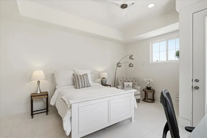 25-78905 Mission Dr W -33