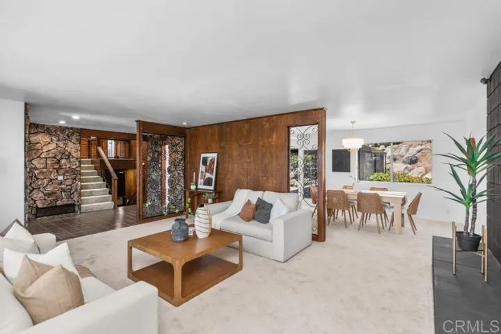 667 Crescent Lane, Vista, California 92084