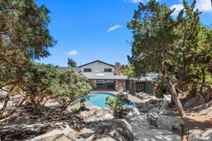 667 Crescent Lane, Vista, California 92084