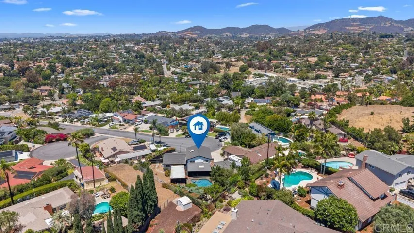 667 Crescent Lane, Vista, California 92084