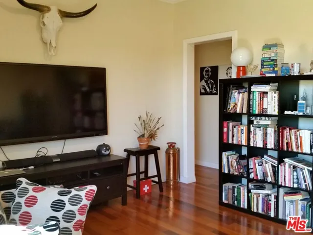 605 1/2 Tularosa Drive, Los Angeles, California 90026