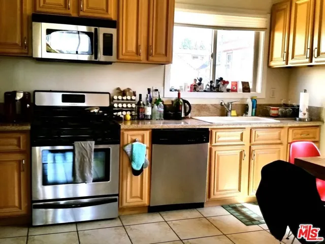 605 1/2 Tularosa Drive, Los Angeles, California 90026