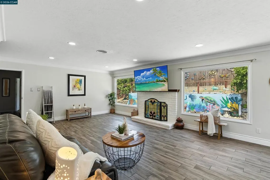 1201 Valle Vista Ave, Vallejo, California 94589-2826 — photo 5