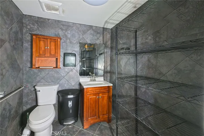 5210 Lewis, Agoura Hills, California 91301