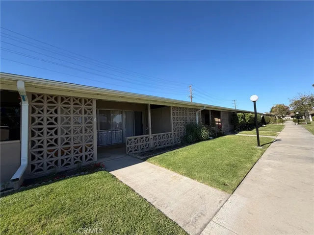1470 Northwood Road M10-243d, Seal Beach, California 90740