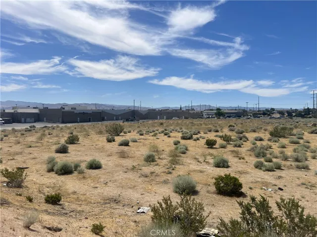 On the NWC of the PIQ looking SE.
