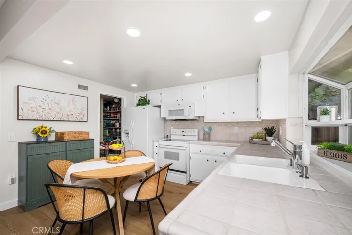 4163 Larwin, Cypress, California 90630