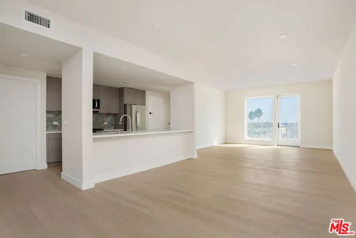 5320 Cartwright Avenue 406, North Hollywood, California 91601