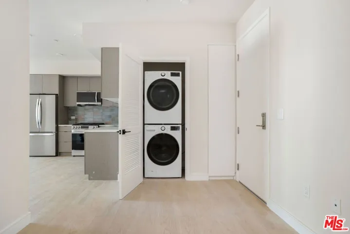 5320 Cartwright Avenue 305, North Hollywood, California 91601