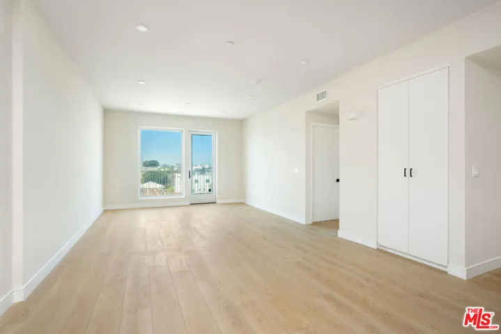 5320 Cartwright Avenue 305, North Hollywood, California 91601