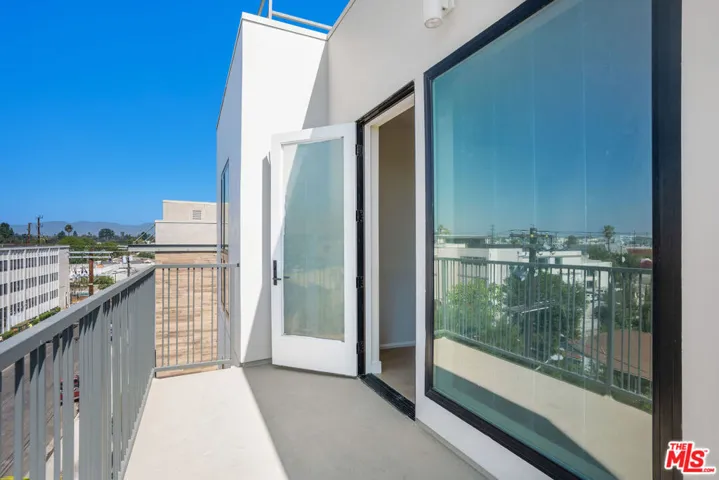 5320 Cartwright Avenue 203, North Hollywood, California 91601