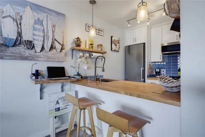 620 The Village 302, Redondo Beach, California 90277