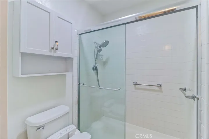 Primary shower- bidet seat does not come with home- already replaced with regular toilet seat