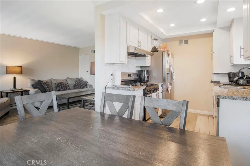 2423 Deodar, Santa Ana, California 92705 — photo 4
