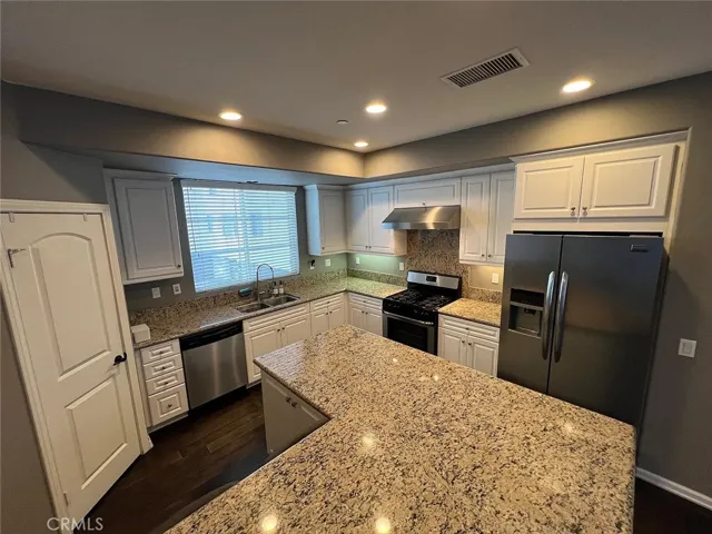 1752 Grand Avenue 2, Long Beach, California 90804