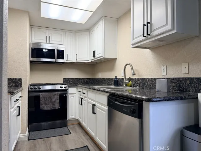 788 Gianni 202, Corona, California 92879