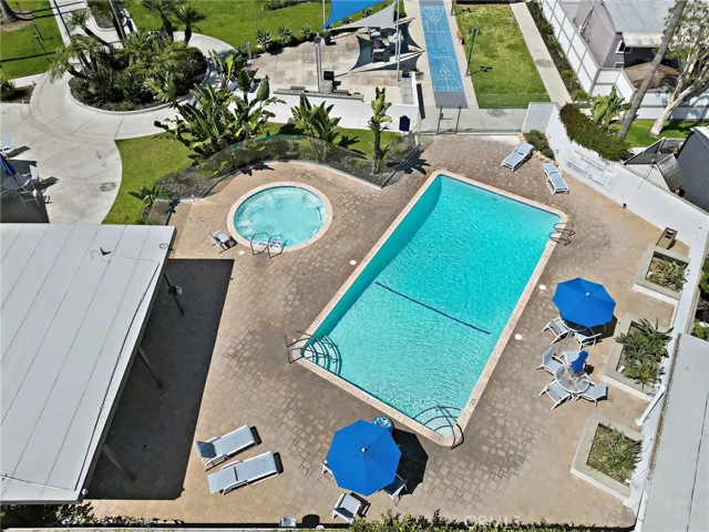 252 Mayflower, Newport Beach, California 92660