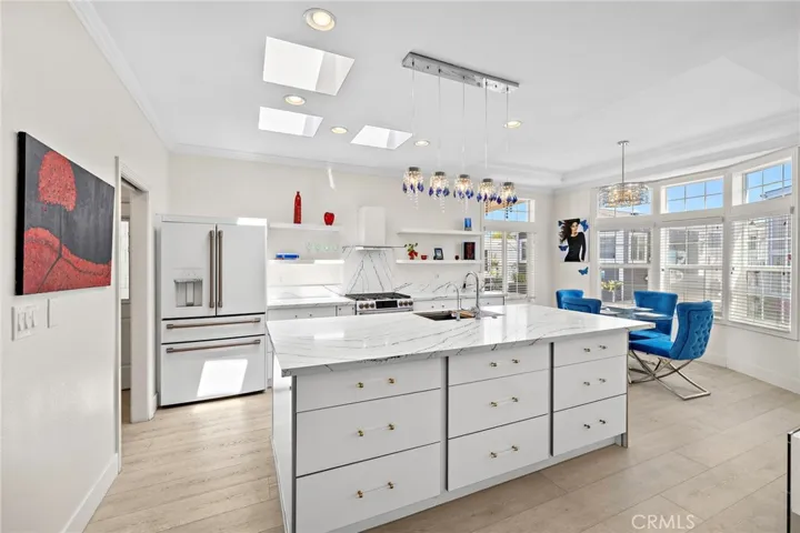 252 Mayflower, Newport Beach, California 92660