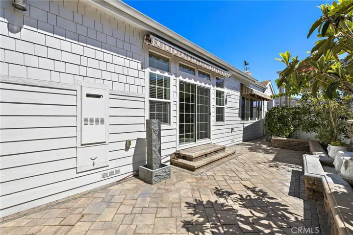 252 Mayflower, Newport Beach, California 92660