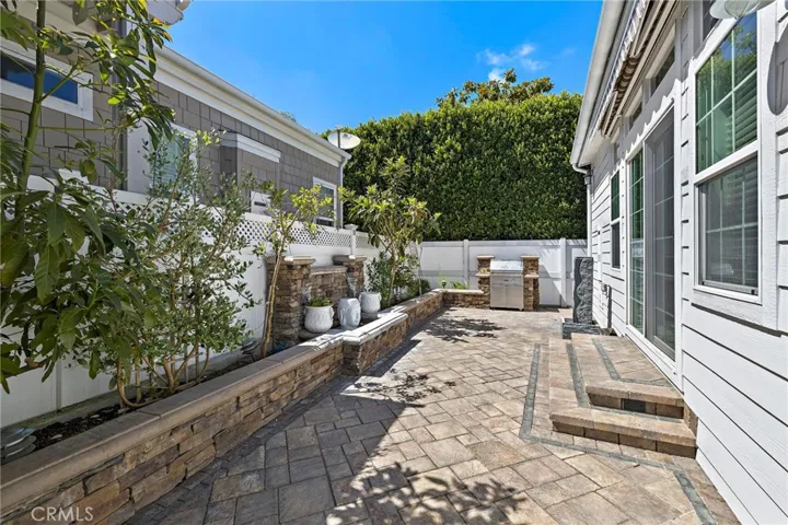 252 Mayflower, Newport Beach, California 92660
