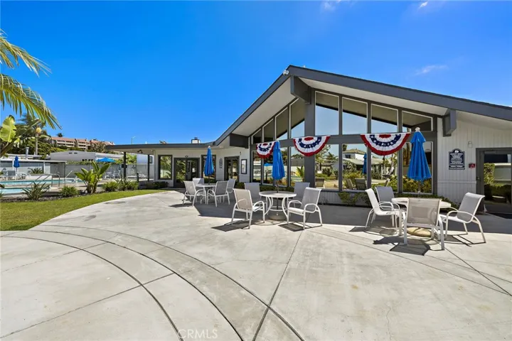 252 Mayflower, Newport Beach, California 92660