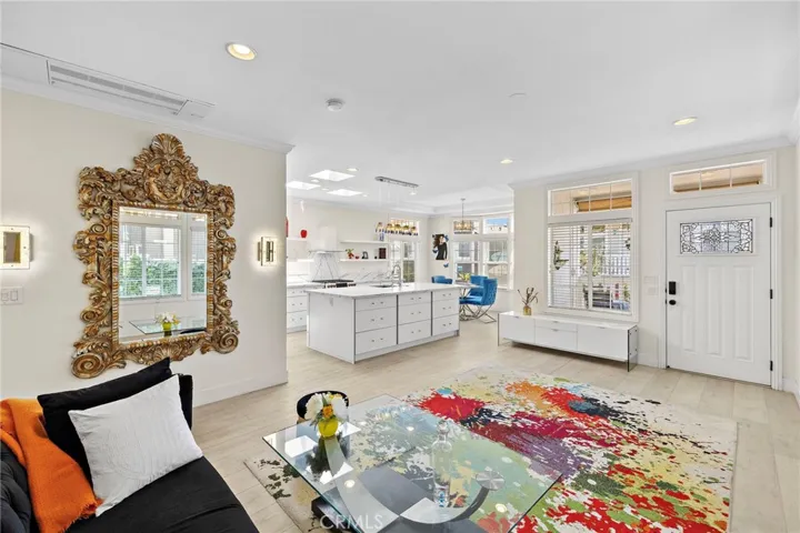 252 Mayflower, Newport Beach, California 92660