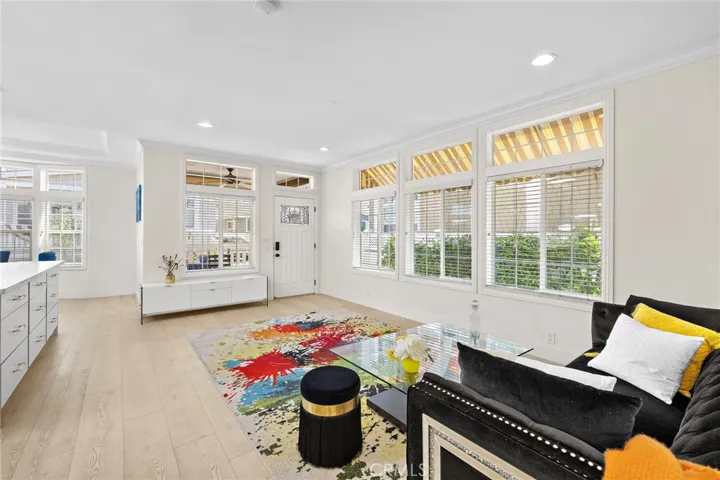 252 Mayflower, Newport Beach, California 92660