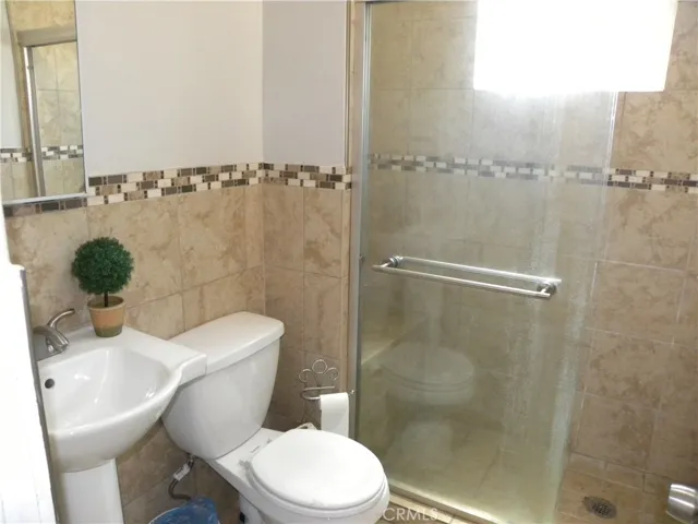 4611 Leonis, Commerce, California 90040