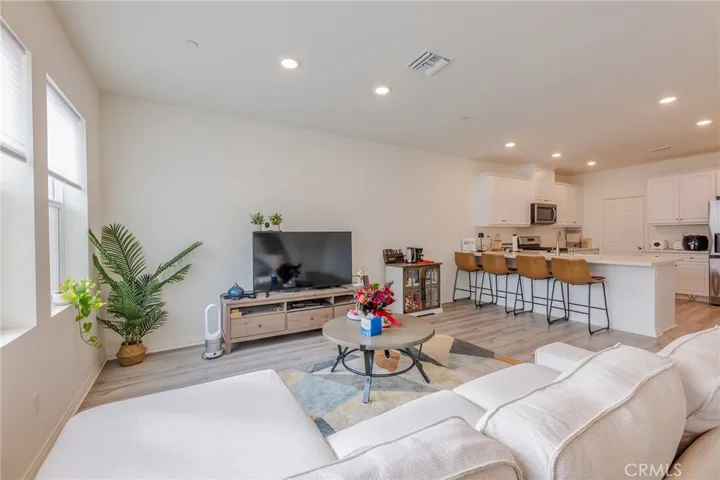 4058 E Coronado Privado, Ontario, California 91761