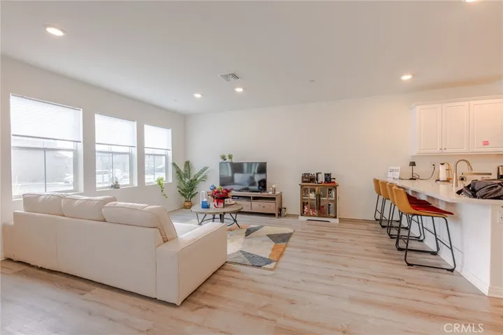 4058 E Coronado Privado, Ontario, California 91761