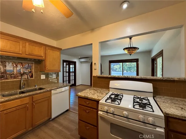 2022 Dawson Avenue, Signal Hill, California 90755