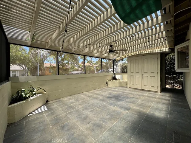 2022 Dawson Avenue, Signal Hill, California 90755
