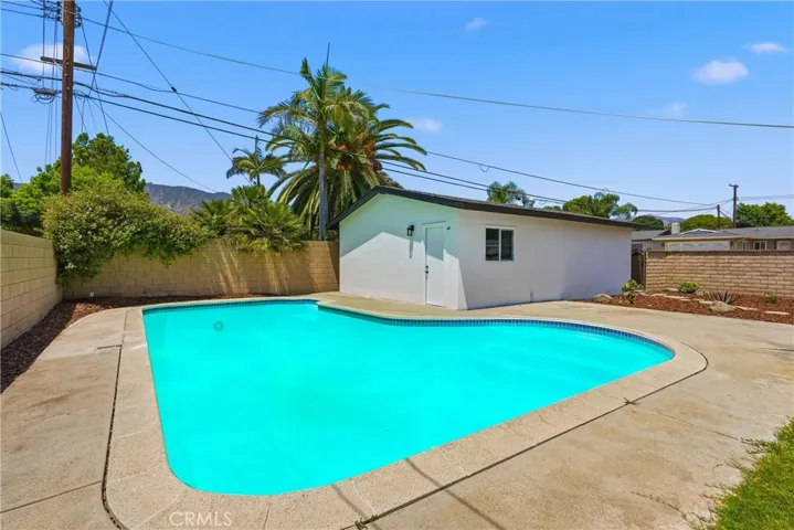 735 W Heber, Glendora, California 91741