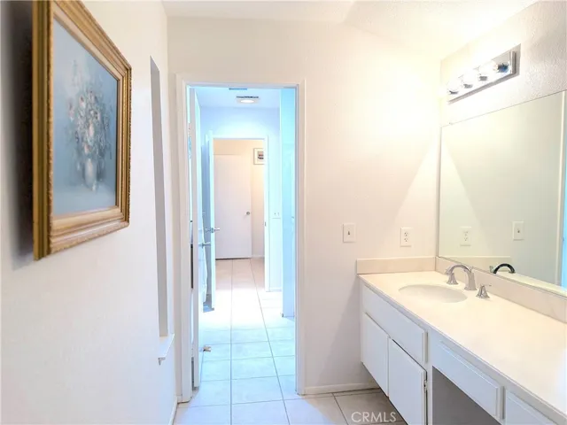 Bright and spacious bathroom.