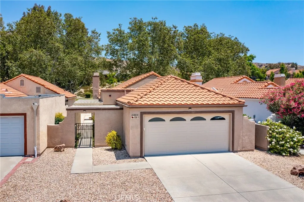 841 Torino Avenue, San Jacinto, California 92583 — photo 4