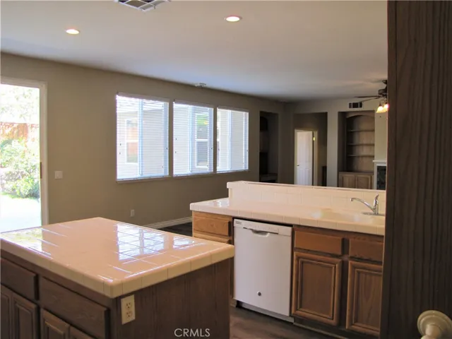 7342 Corona Valley Avenue, Eastvale, California 92880