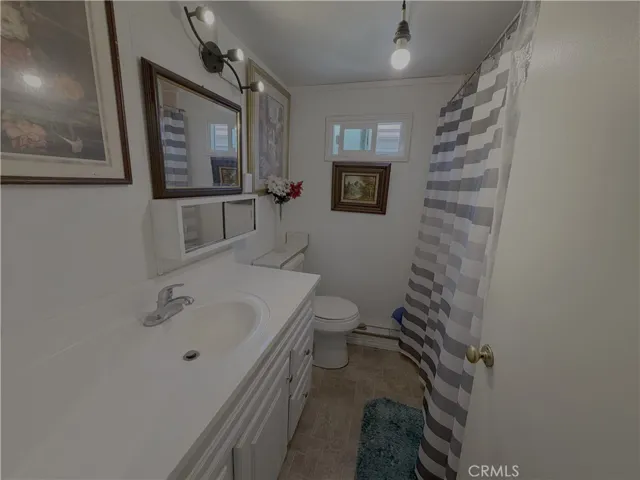 Bathroom with shower / tub combo