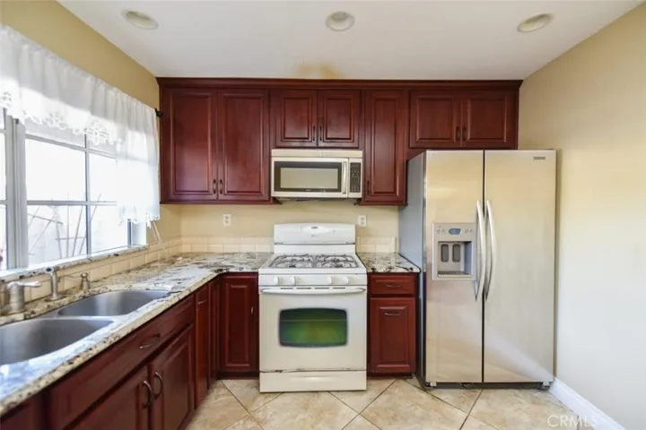 48 Columbia 6, Irvine, California 92612
