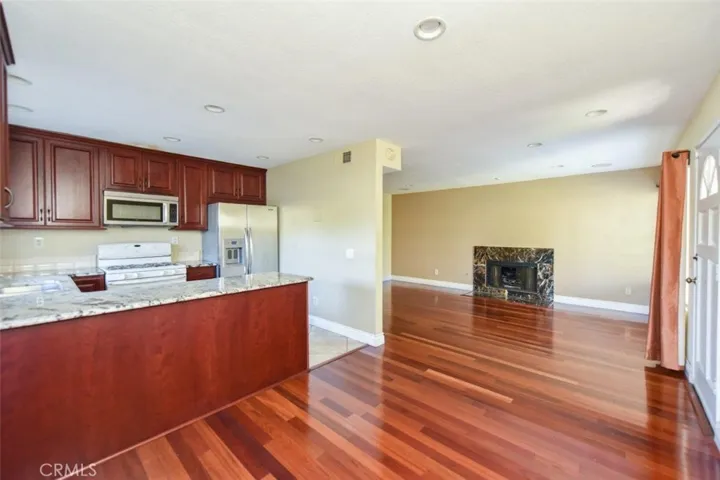 48 Columbia 6, Irvine, California 92612