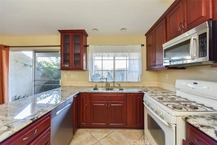 48 Columbia 6, Irvine, California 92612