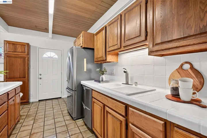 19131 Waverly Avenue, San Lorenzo, California 94541