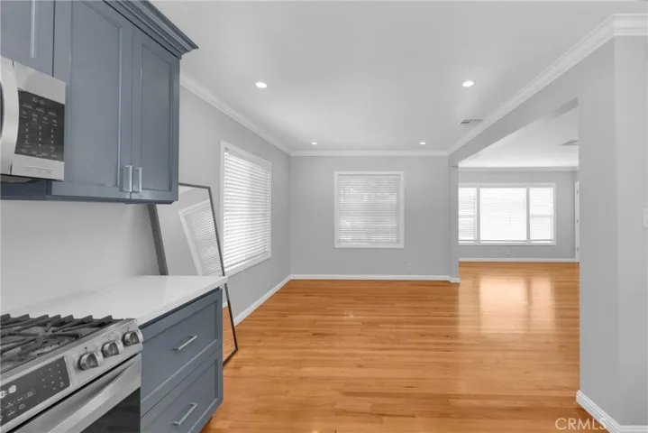 5043 Verdura, Lakewood, California 90712