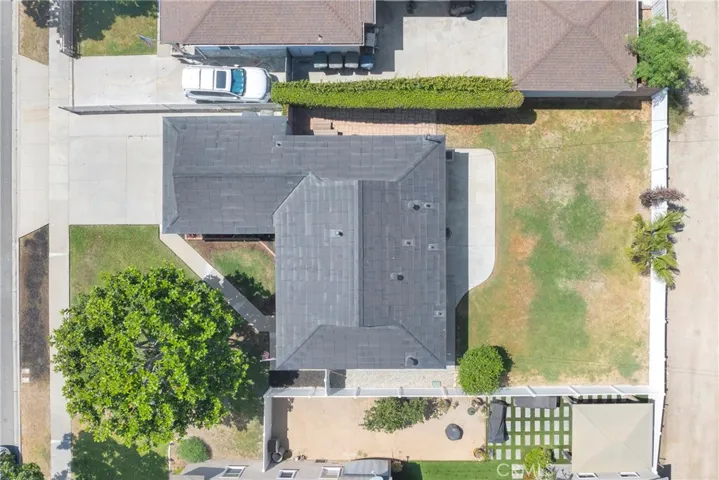 5043 Verdura, Lakewood, California 90712
