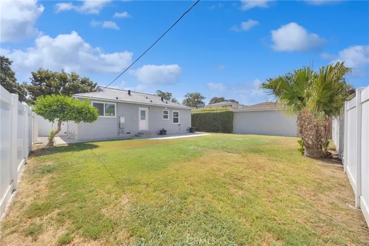 5043 Verdura, Lakewood, California 90712