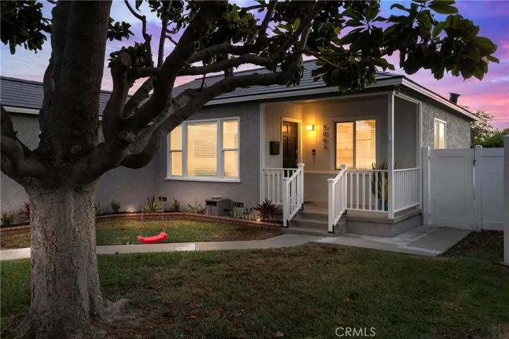 5043 Verdura, Lakewood, California 90712